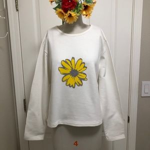 NWOT - Yellow Daisy & White Sweatshirt
